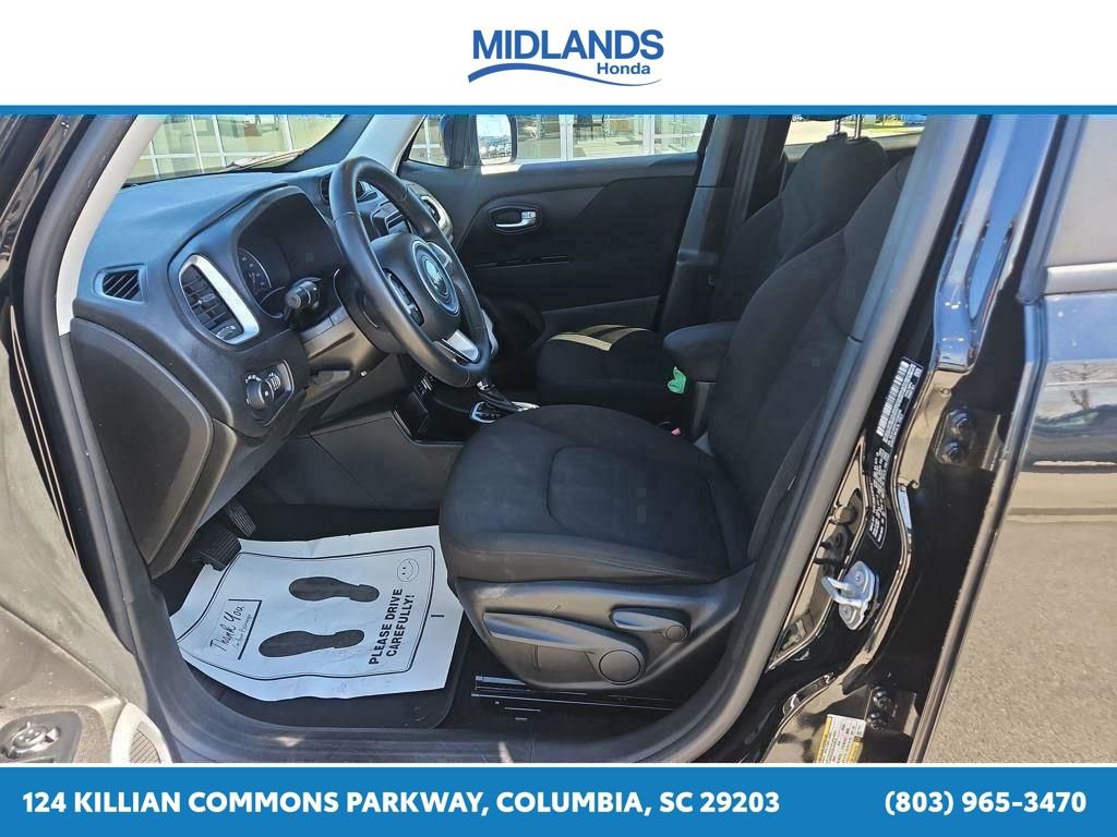 Used 2018 Jeep Renegade Latitude FWD image 21