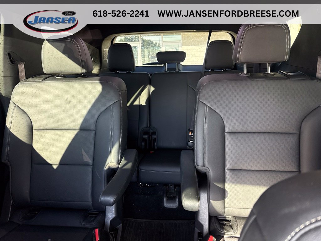 Used 2025 Chevrolet Traverse LT w/ Midnight/Sport Edition FWD image 13