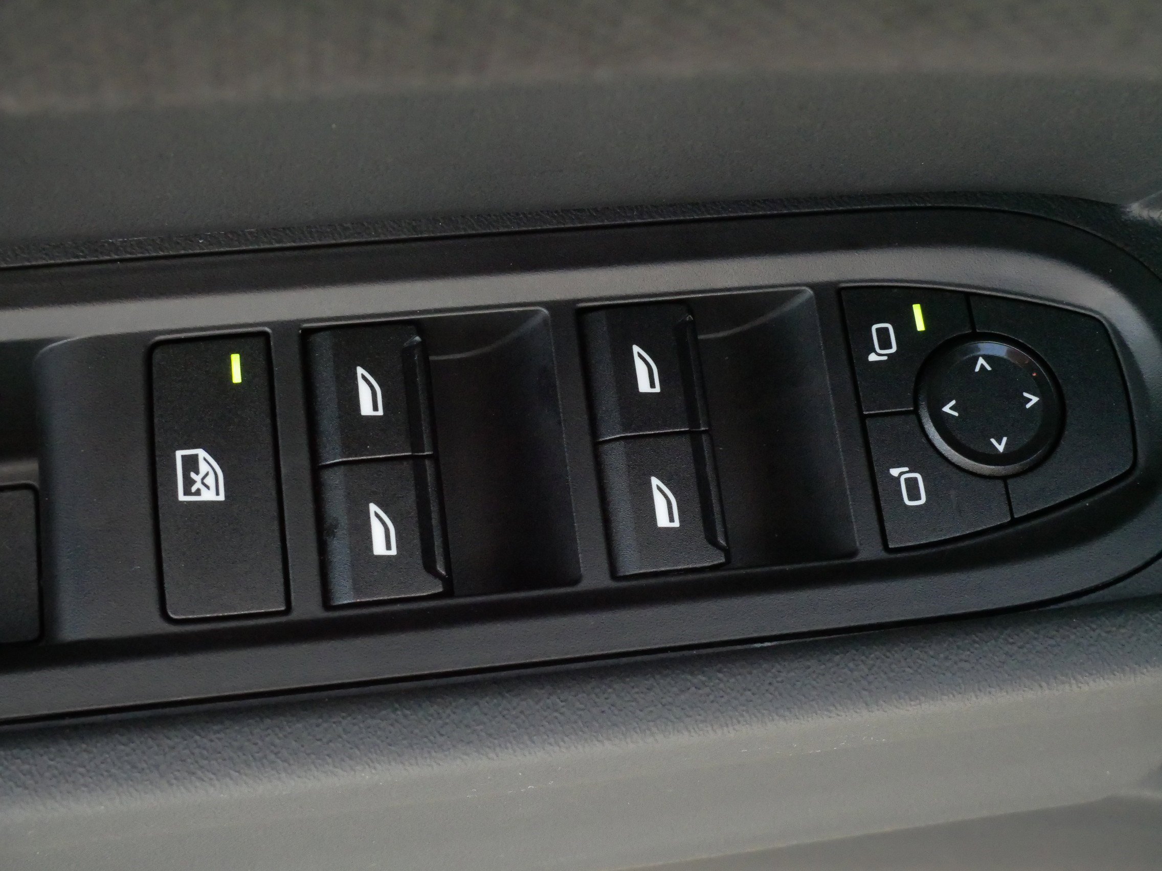 Used 2026 MINI Cooper 4-Door Hardtop FWD image 19