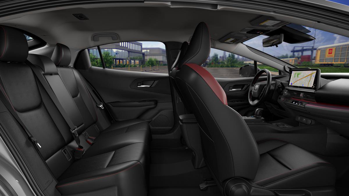 New 2026 Toyota Prius Plug-In Hybrid FWD image 2