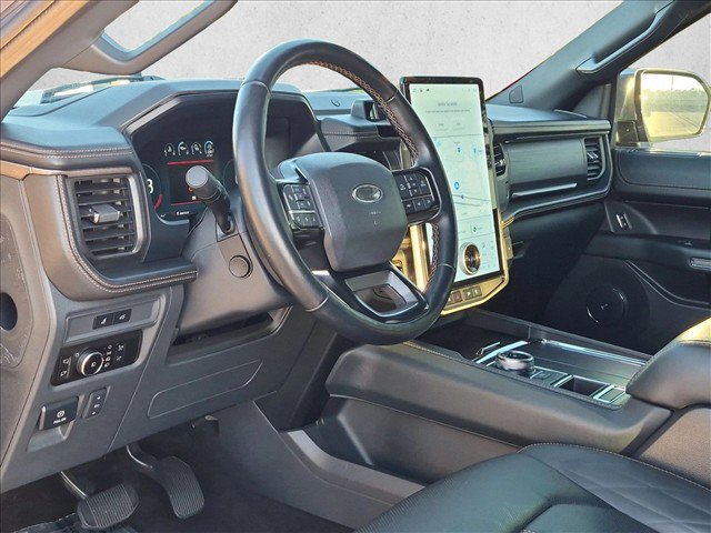 Used 2023 Ford Expedition Platinum RWD image 9