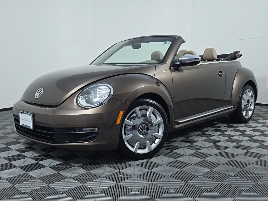 Used 2013 Volkswagen Beetle 2.5 70's Edition FWD image 1