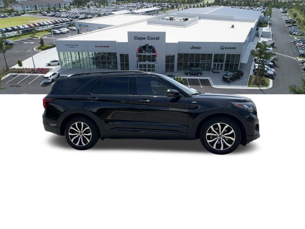Used 2025 Ford Explorer ST-Line w/ Premium Package RWD image 14