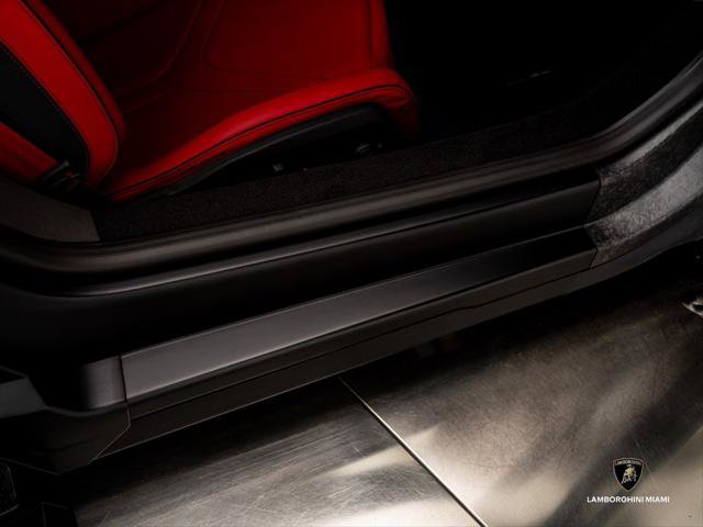 Used 2025 Lamborghini Revuelto AWD/4WD image 46