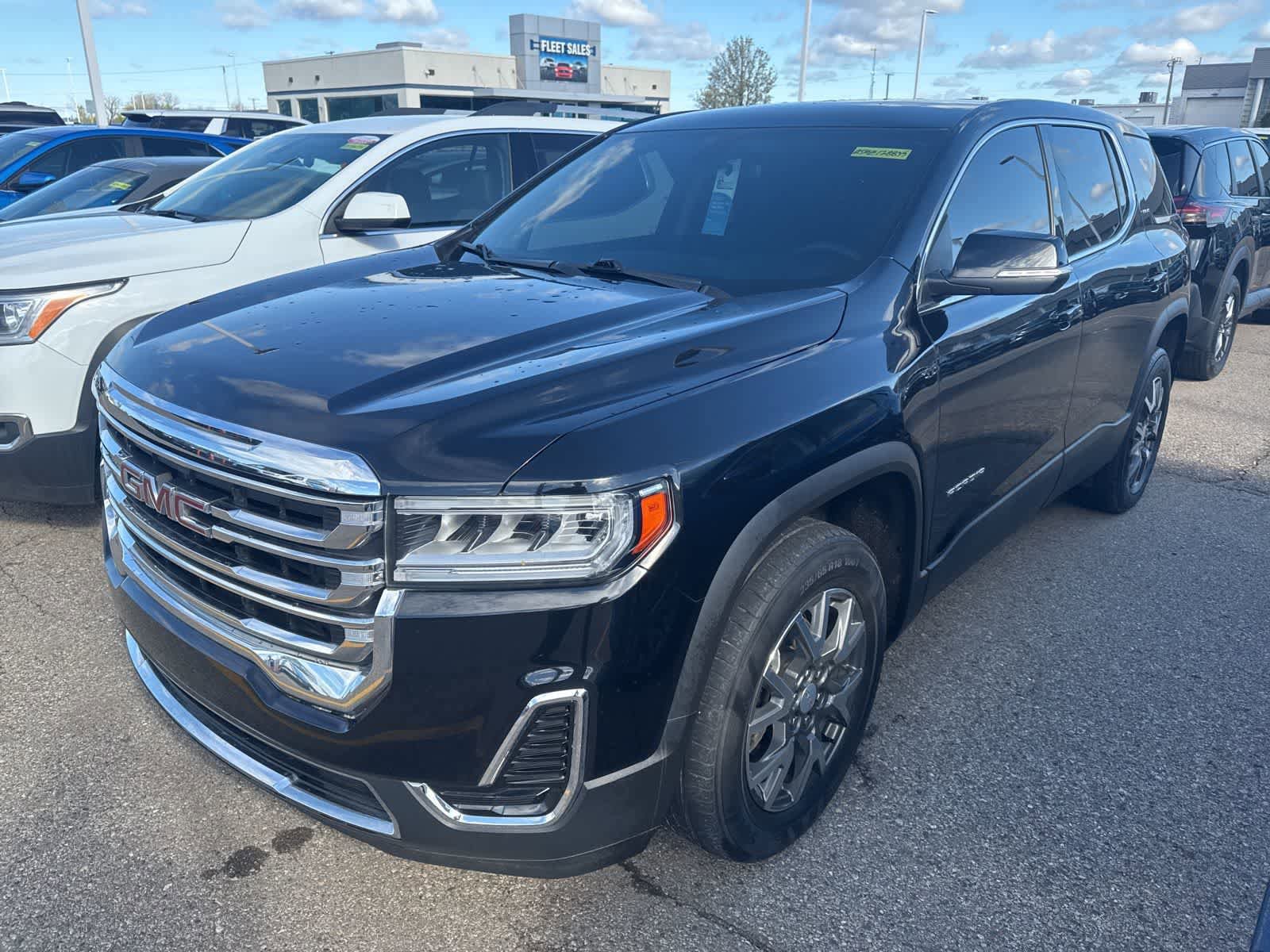 Used 2021 GMC Acadia SLE FWD image 2