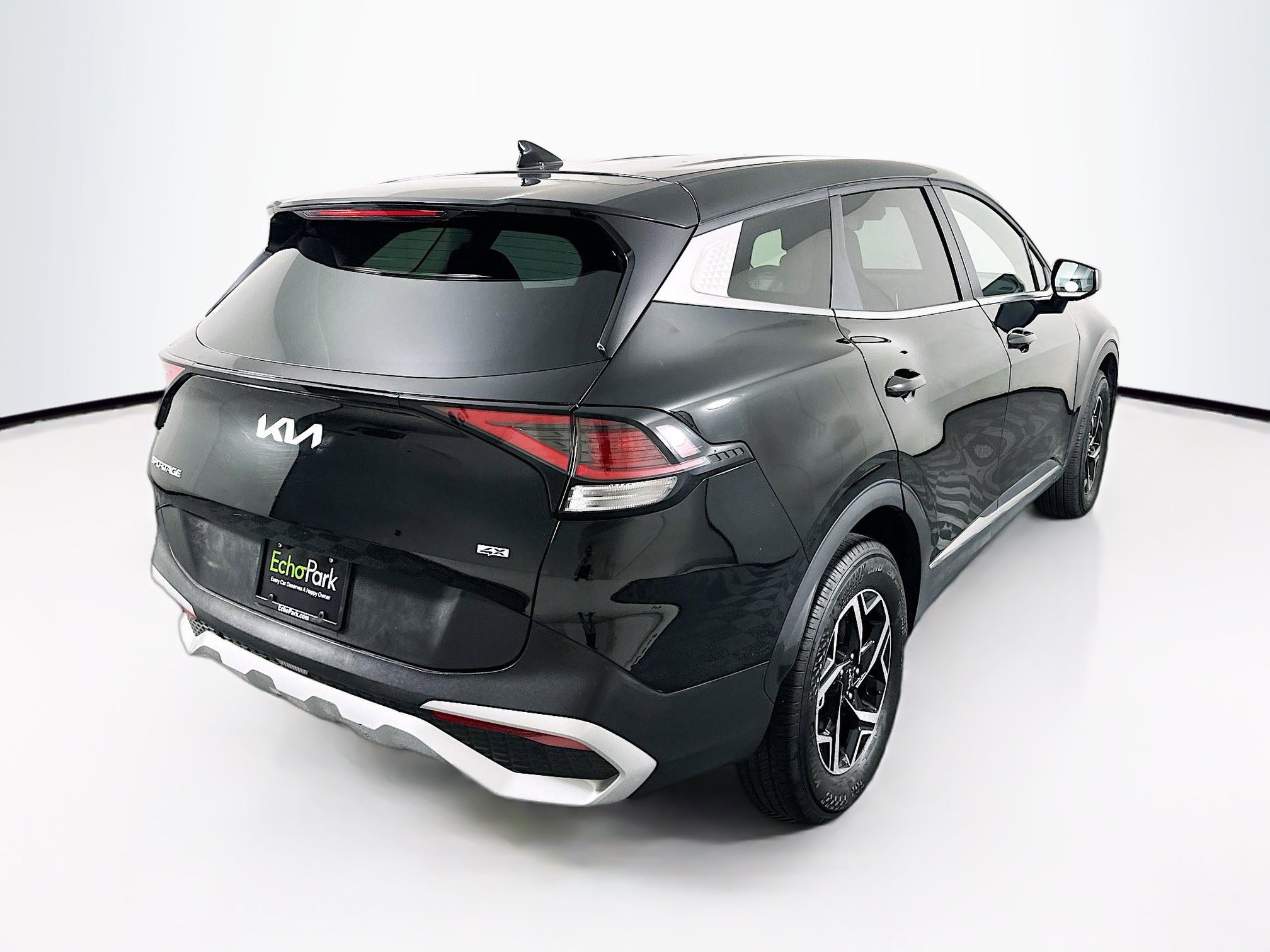 Used 2025 Kia Sportage LX image 9