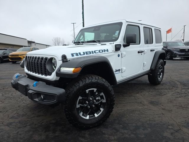 Used 2025 Jeep Wrangler Unlimited Rubicon 4xe w/ Convenience Group AWD/4WD image 2