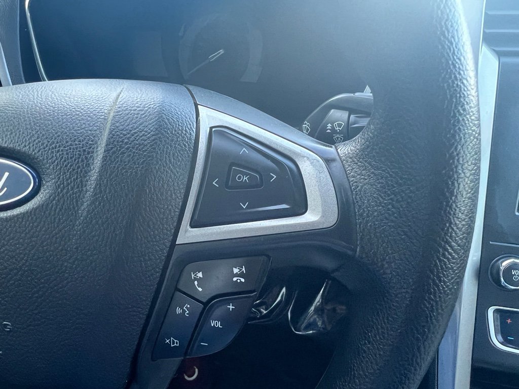 Used 2020 Ford Fusion SE image 21