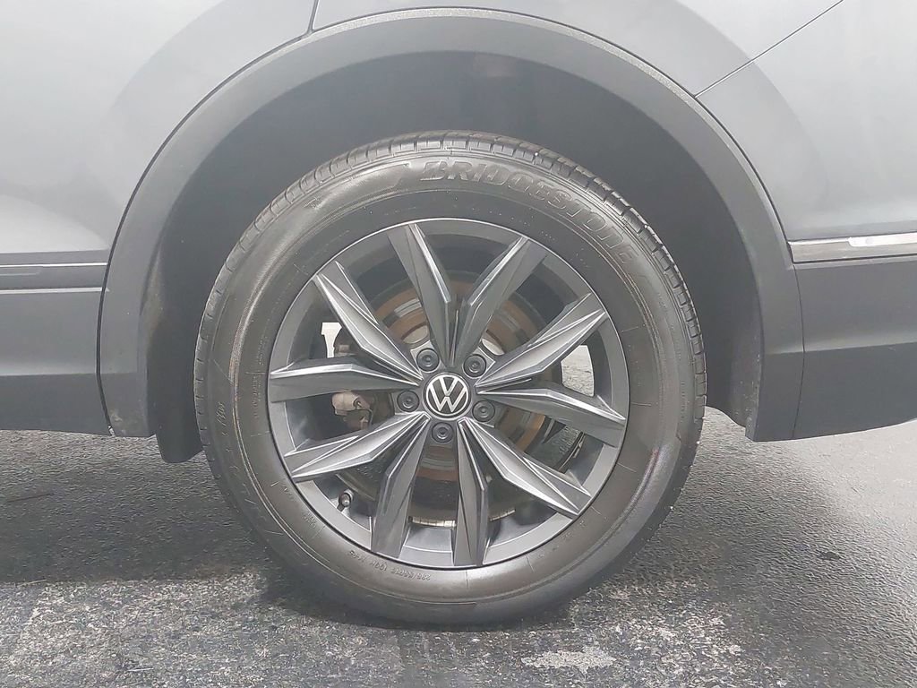 Used 2023 Volkswagen Tiguan SE image 52