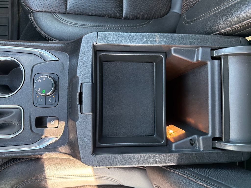 Used 2024 Chevrolet Traverse High Country w/ LPO, Floor Liner Package AWD/4WD image 29