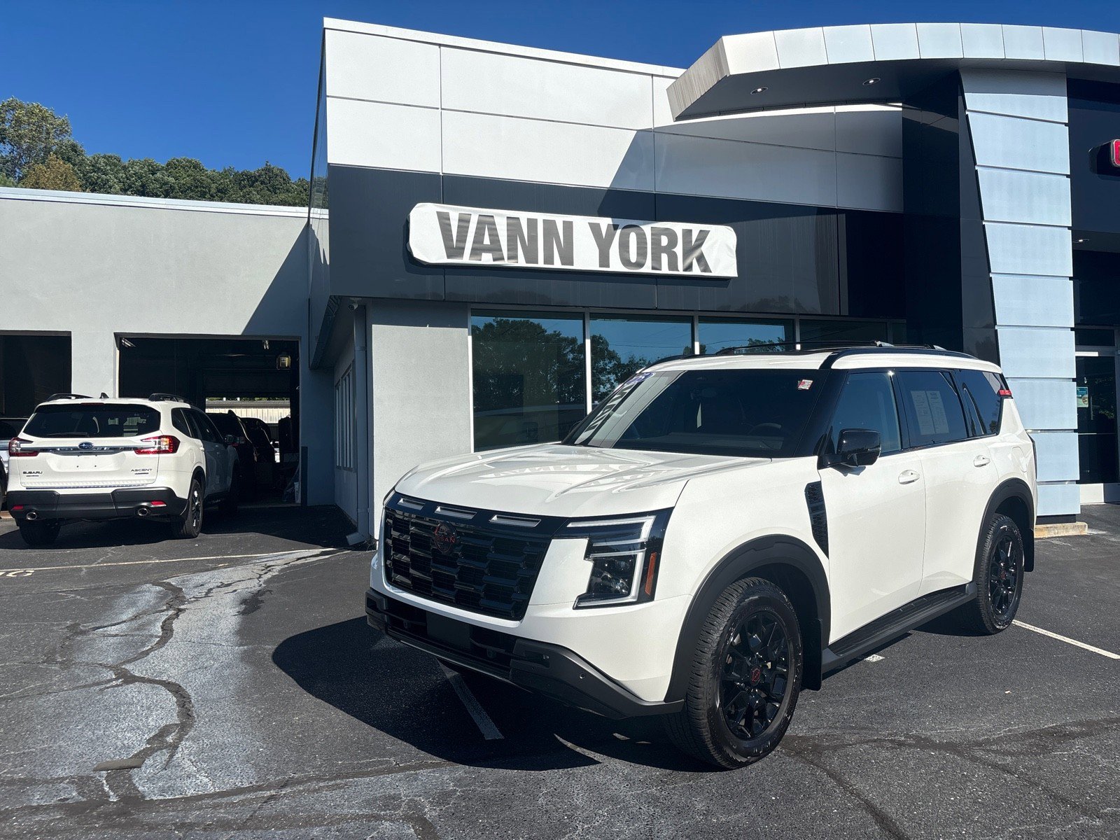Used 2025 Nissan Armada PRO-4X w/ Pro-4X Premium Package