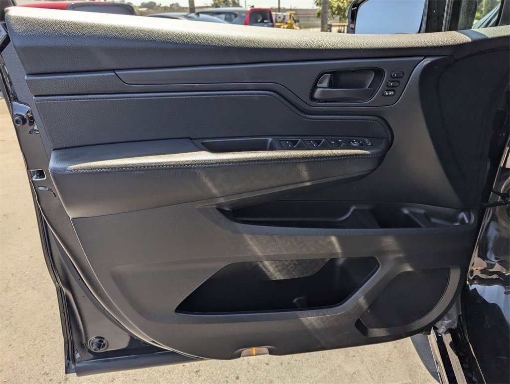 Used 2023 Honda Odyssey Sport image 11