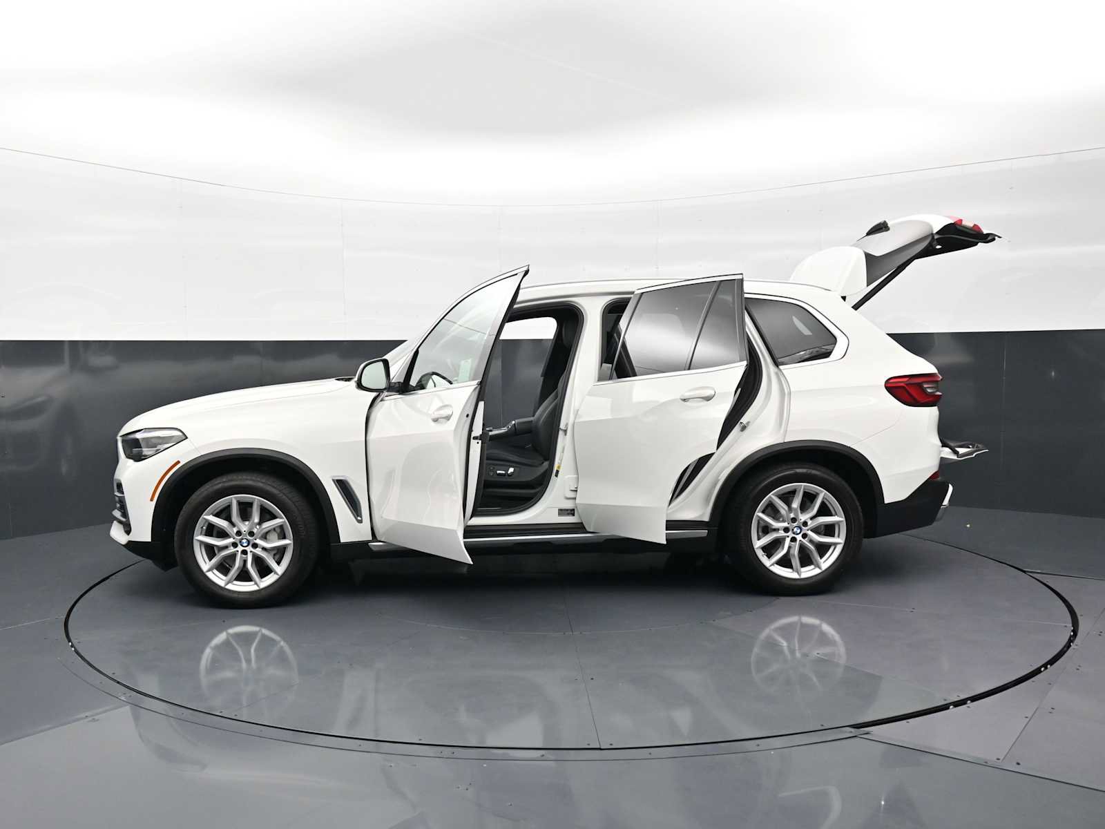 Used 2019 BMW X5 xDrive40i w/ Convenience Package AWD/4WD image 35