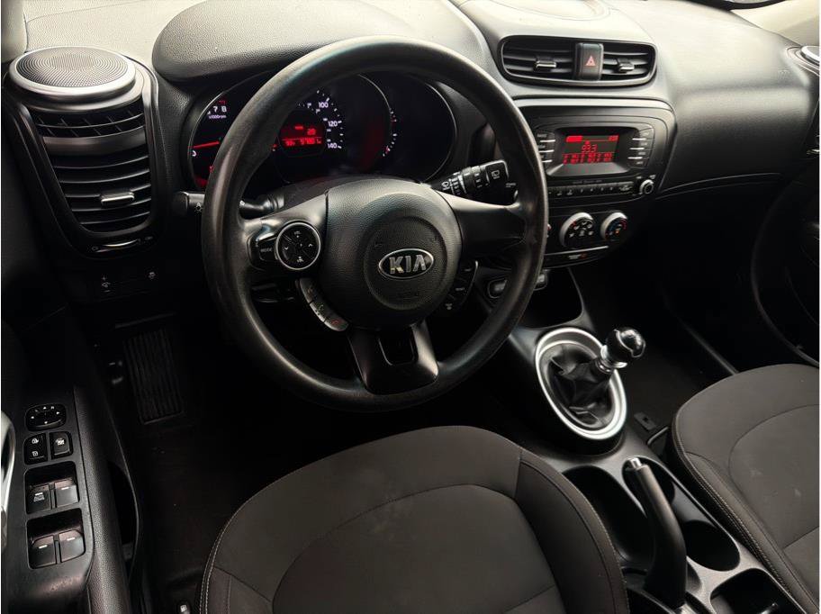 Used 2016 Kia Soul FWD image 2