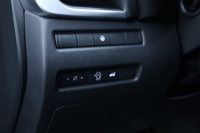 Used 2024 Nissan Rogue SV image 14