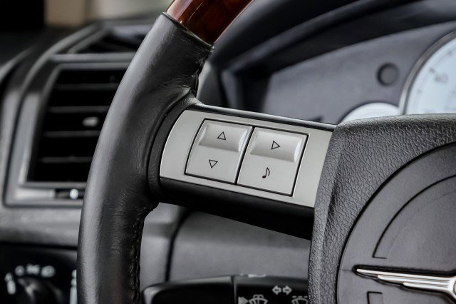 Used 2006 Chrysler 300 Touring image 14