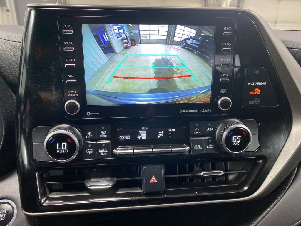 Used 2020 Toyota Highlander LE AWD/4WD image 44