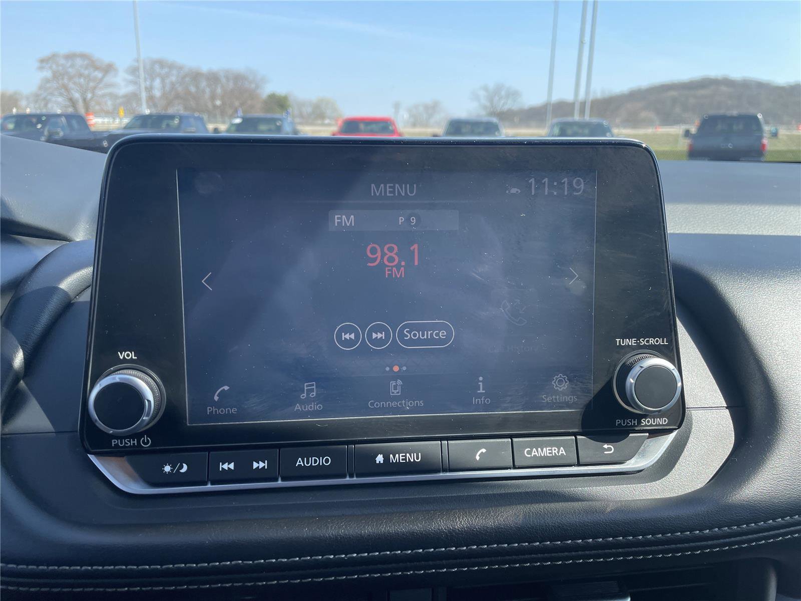 Used 2025 Nissan Rogue SV image 19