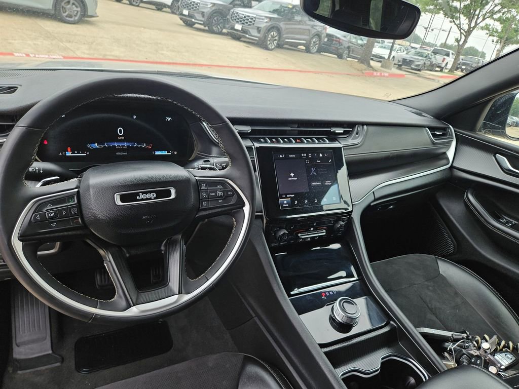Used 2024 Jeep Grand Cherokee L Laredo AWD/4WD image 16