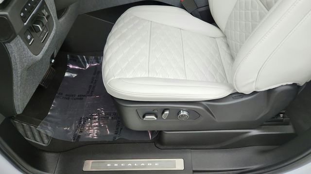 Used 2026 Cadillac Escalade Platinum Sport AWD/4WD image 35