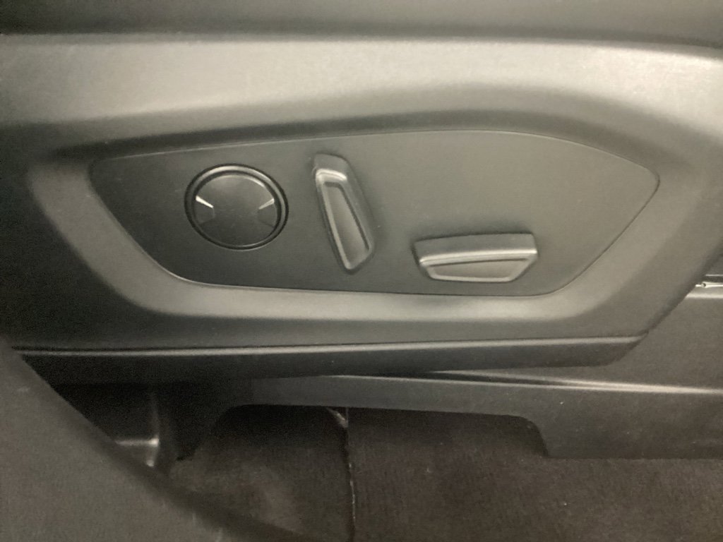 Used 2023 Ford Explorer XLT w/ Equipment Group 202A image 9