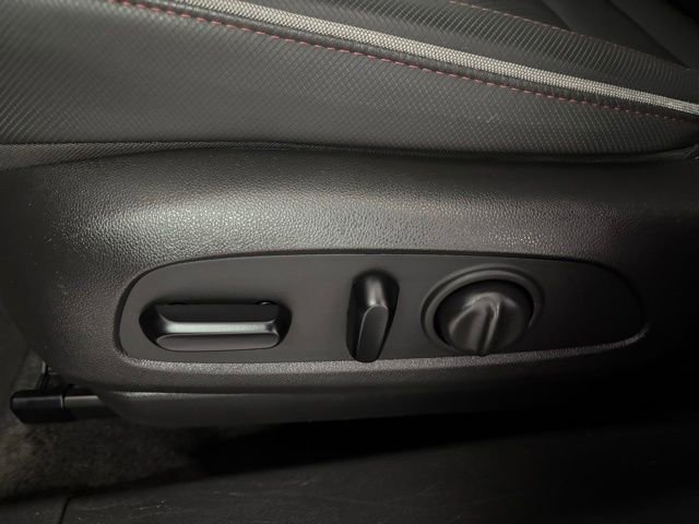 Used 2022 Chevrolet TrailBlazer RS w/ Technology Package image 9