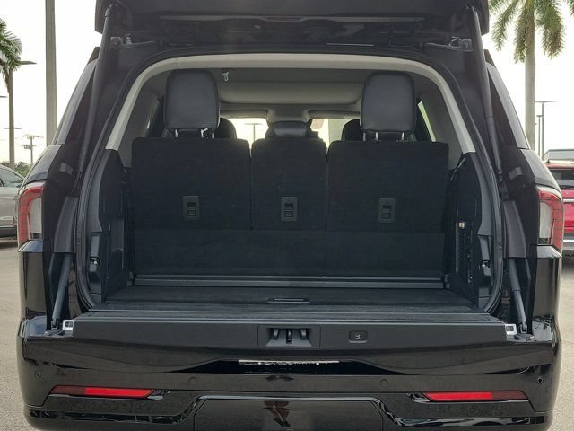 Certified 2025 Lincoln Navigator Reserve AWD/4WD image 10