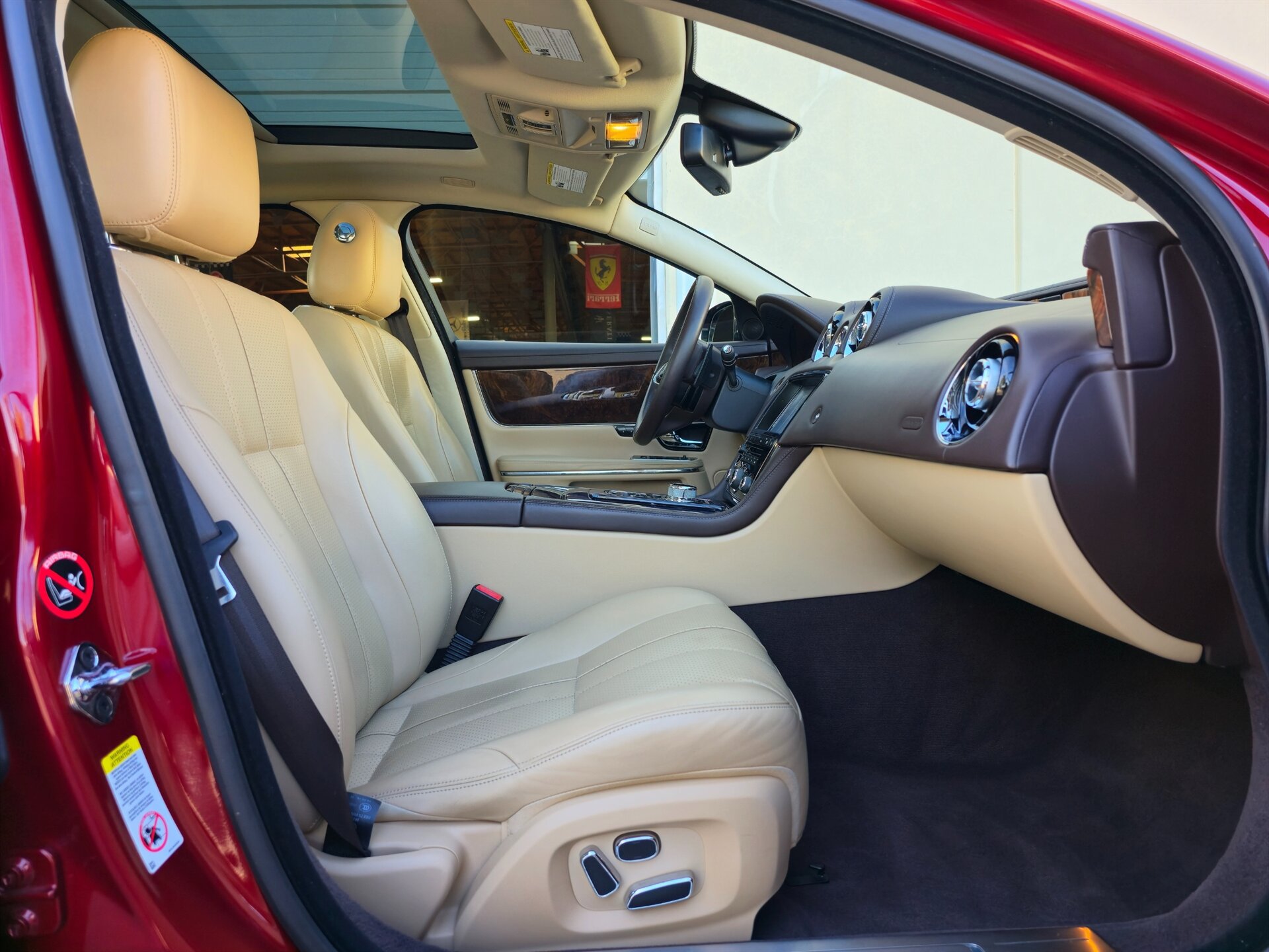 Used 2012 Jaguar XJ RWD image 24