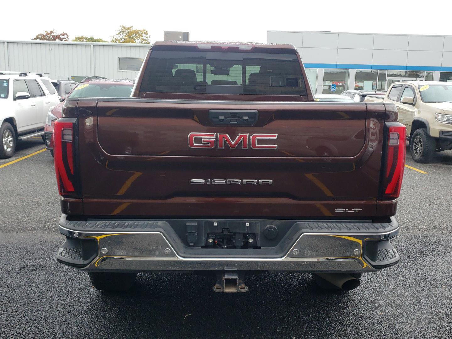 Used 2024 GMC Sierra 2500 SLT w/ SLT Premium Package image 6