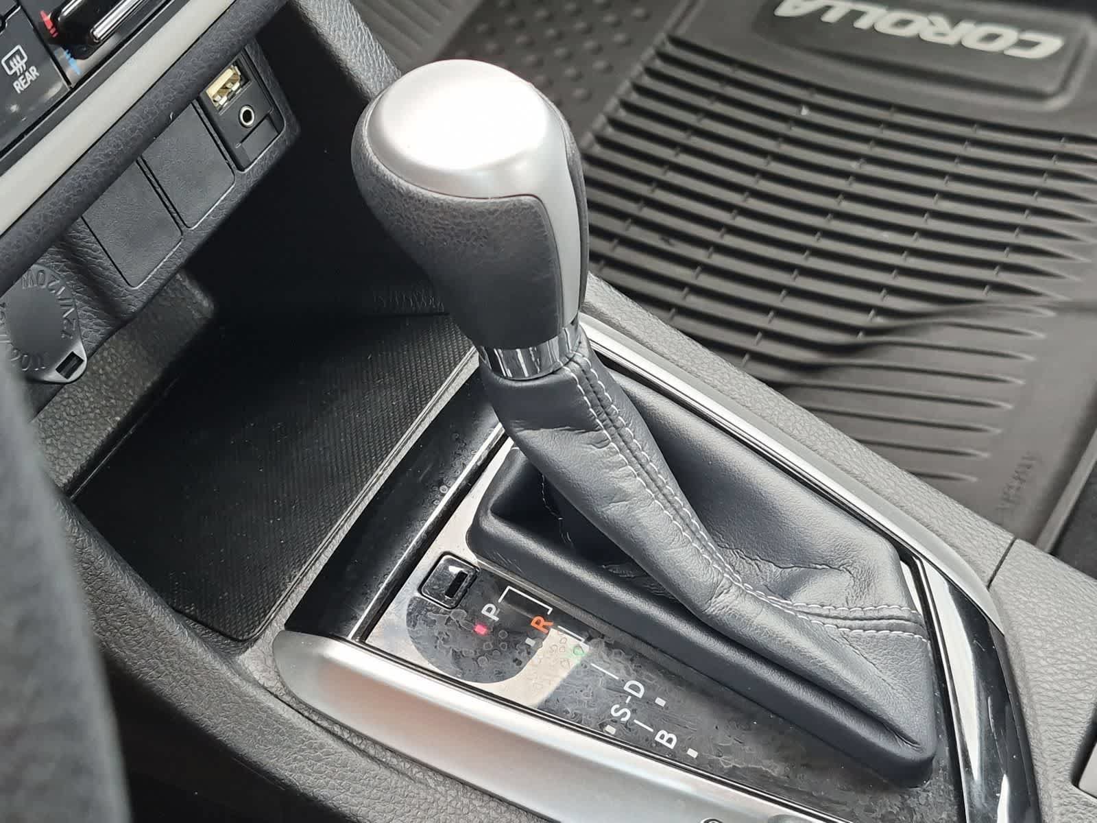 Used 2018 Toyota Corolla LE FWD image 31