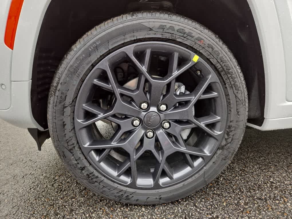 New 2026 Jeep Grand Cherokee Summit AWD/4WD image 10