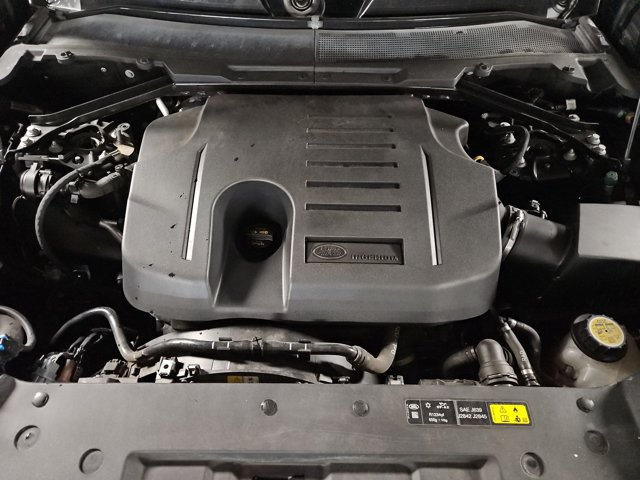 Used 2023 Land Rover Defender 110 SE AWD/4WD image 23
