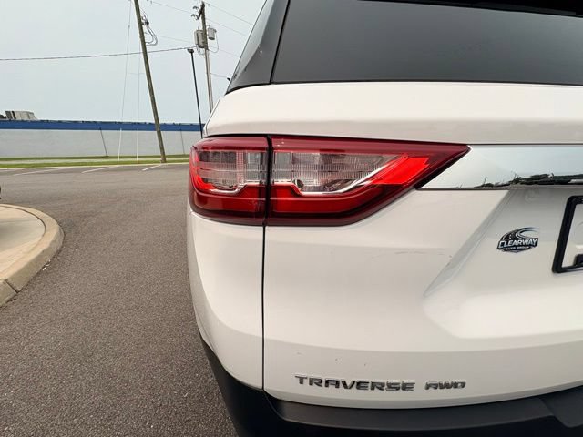 Used 2021 Chevrolet Traverse LS AWD/4WD image 15