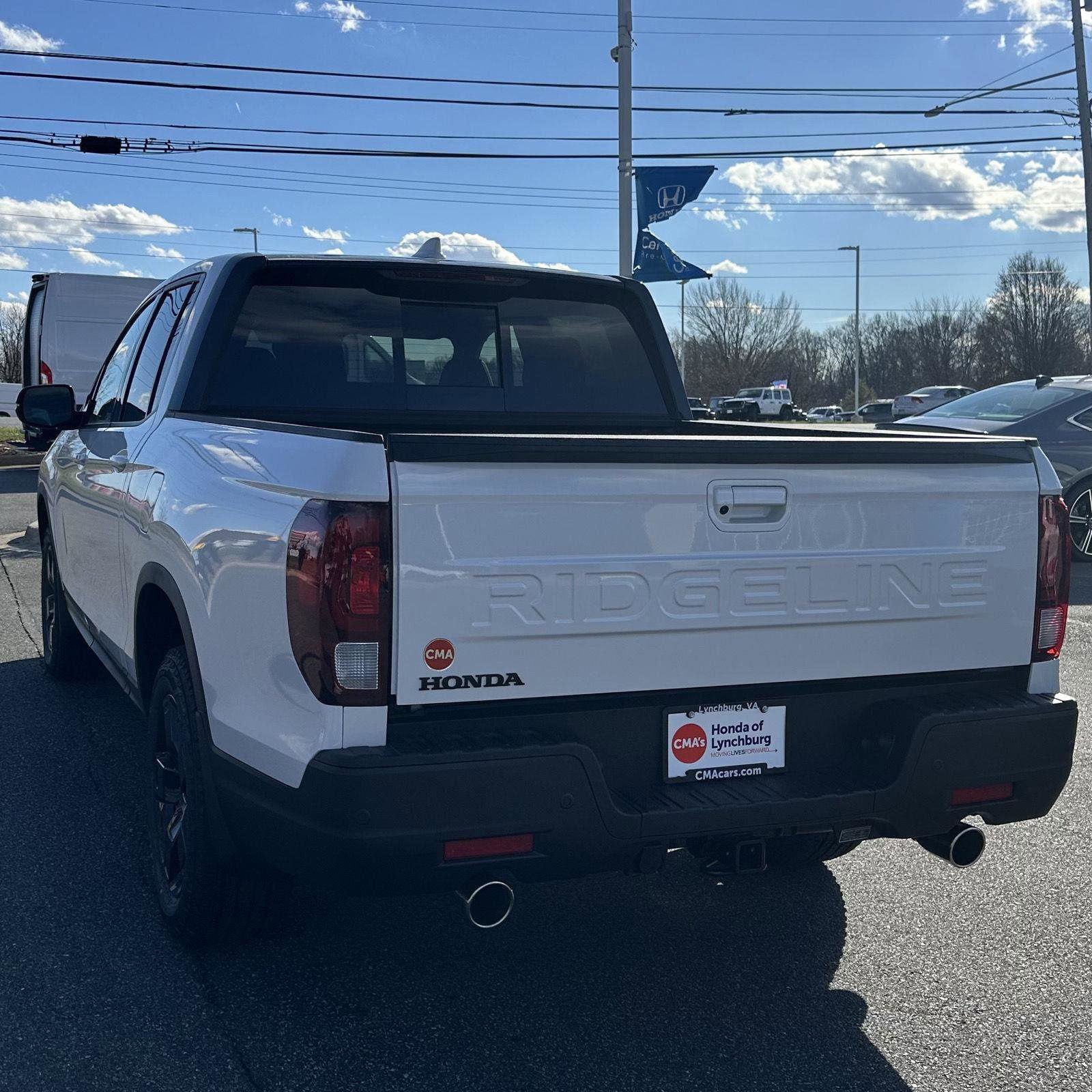 New 2026 Honda Ridgeline Black Edition image 3