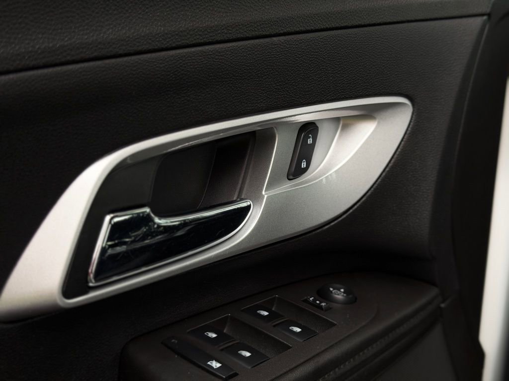 Used 2015 Chevrolet Equinox LS image 39