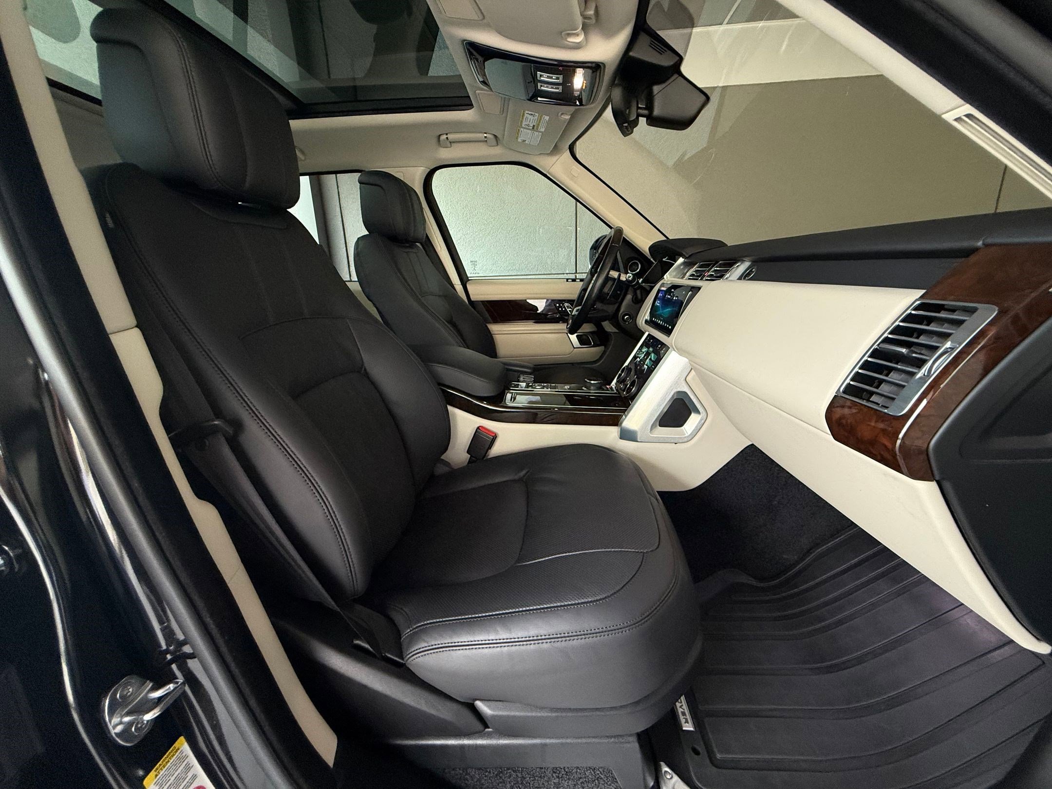 Used 2020 Land Rover Range Rover HSE AWD/4WD image 28