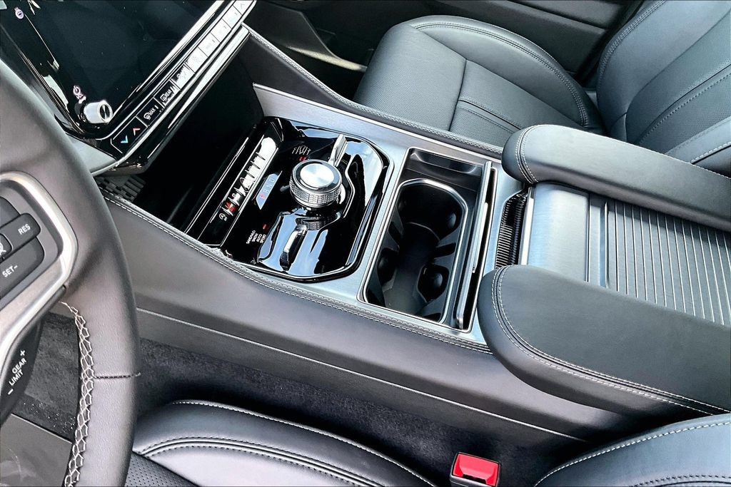 New 2026 Jeep Grand Wagoneer L Limited AWD/4WD image 8