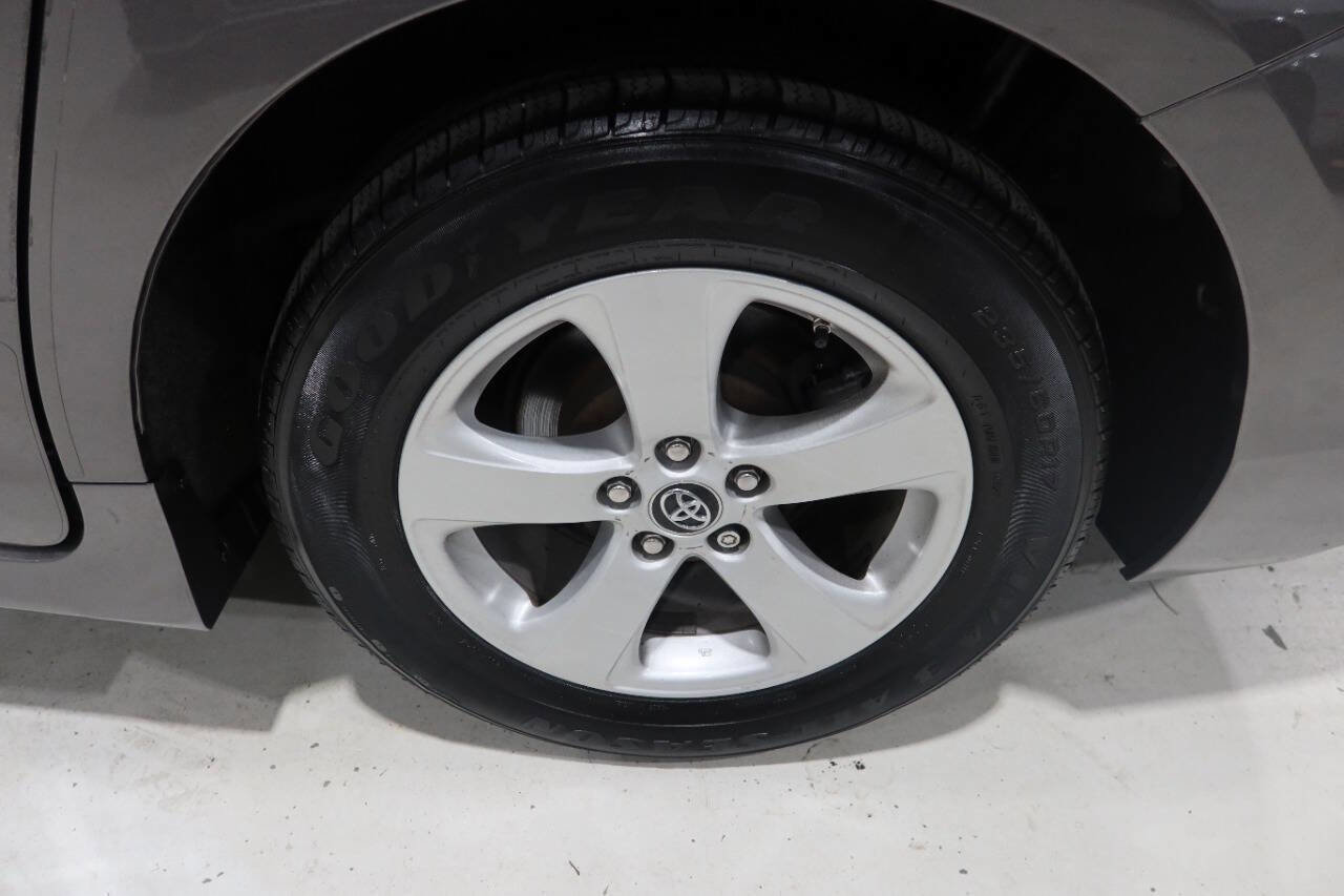 Used 2020 Toyota Sienna LE FWD image 32