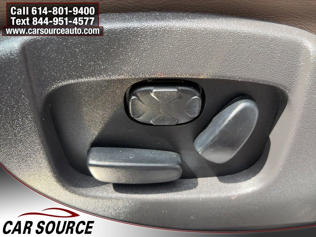 Used 2017 Lincoln MKT AWD image 17