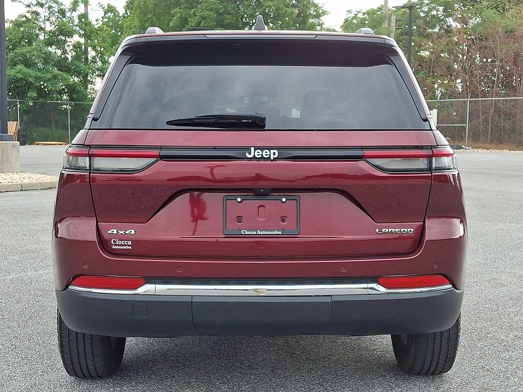 Used 2023 Jeep Grand Cherokee Laredo w/ Luxury Tech Group I AWD/4WD image 8
