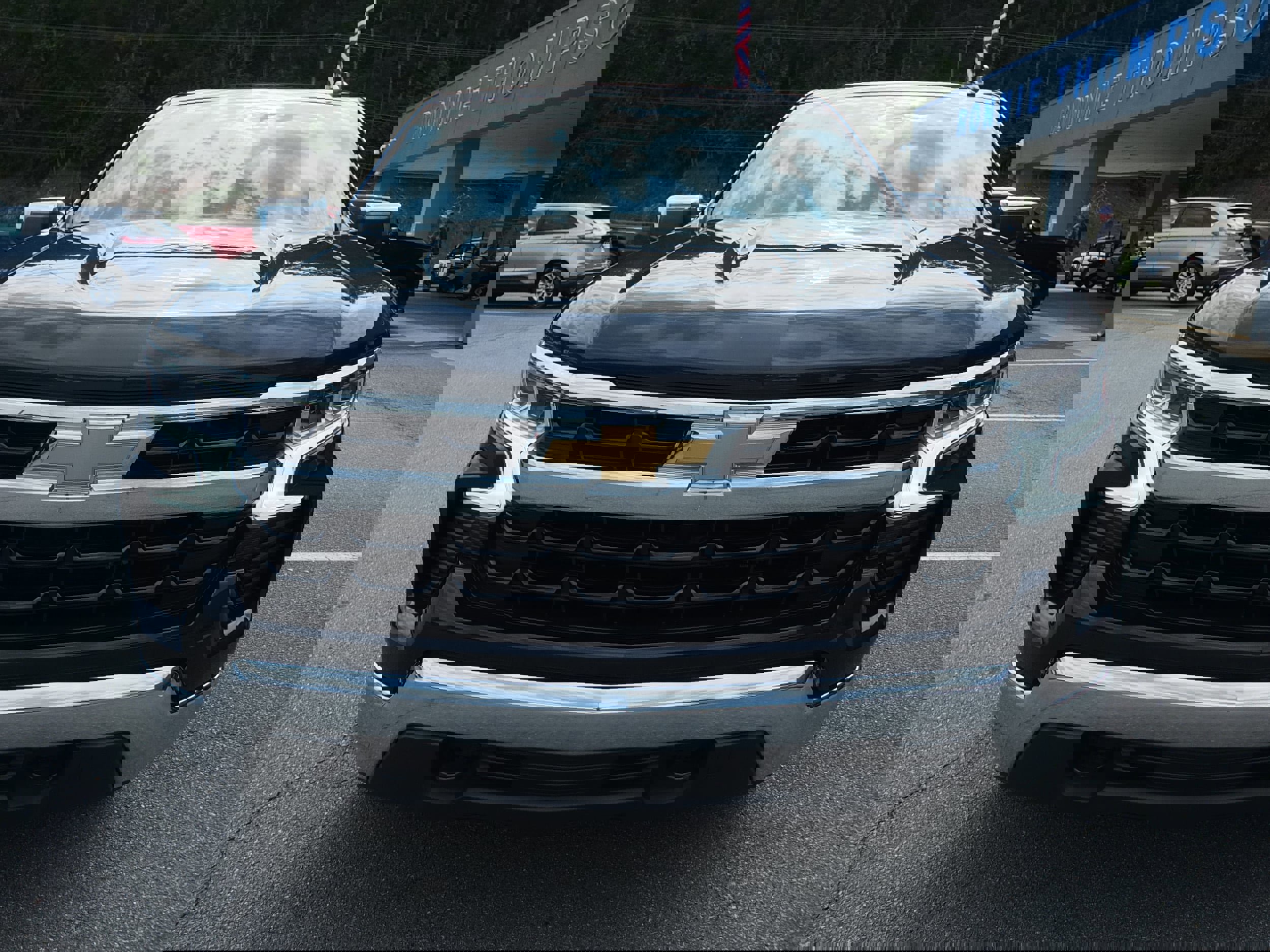 Used 2023 Chevrolet Silverado 1500 LT image 8