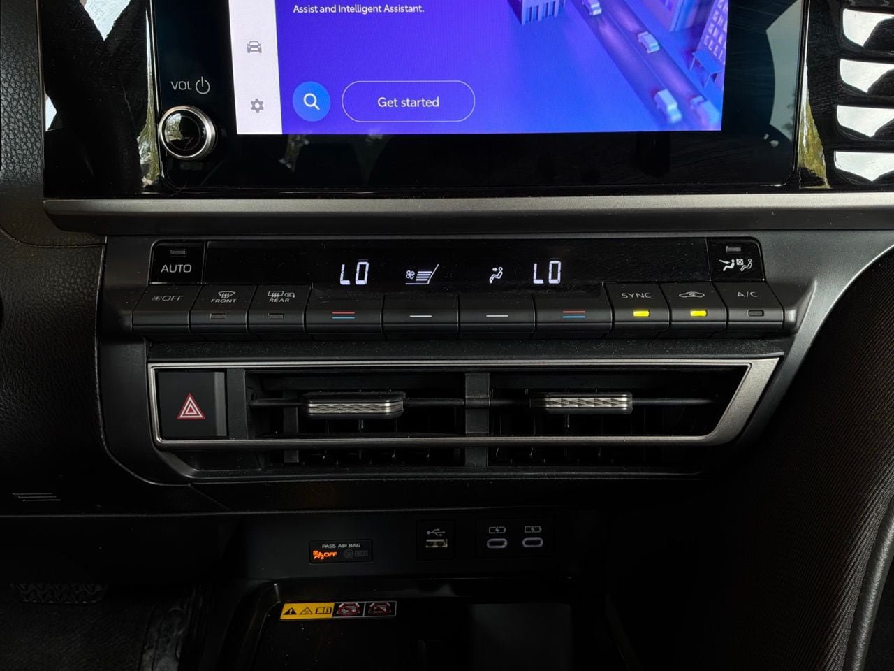 Used 2025 Toyota Camry LE FWD image 29