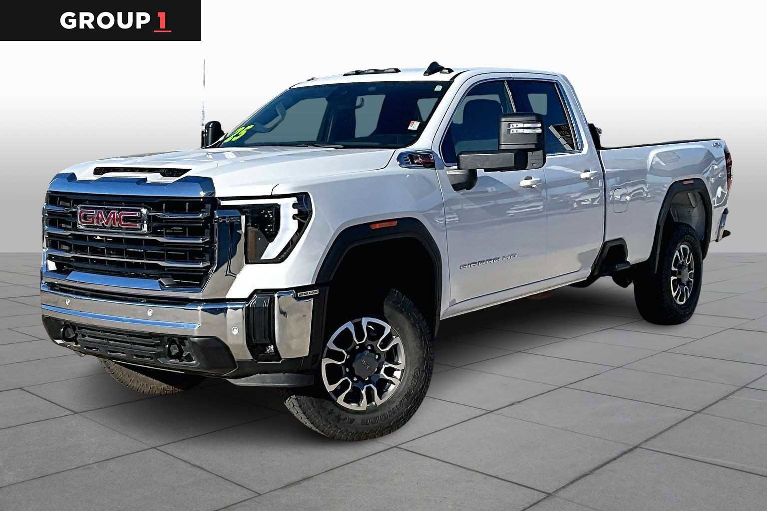 Used 2025 GMC Sierra 2500 SLE image 1