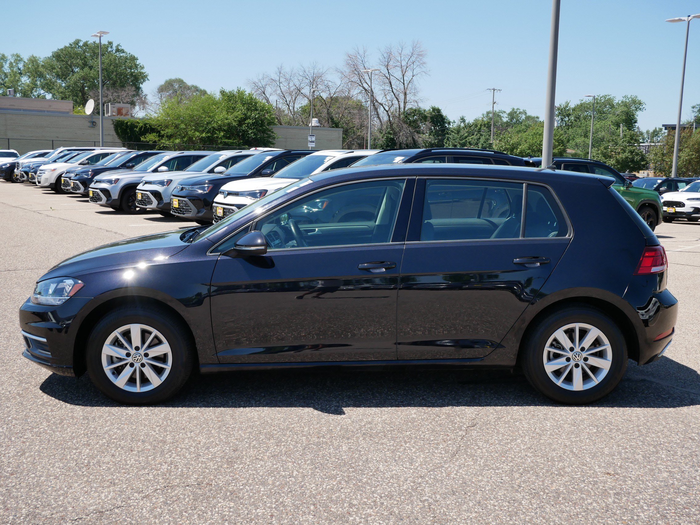 Used 2019 Volkswagen Golf S FWD image 4