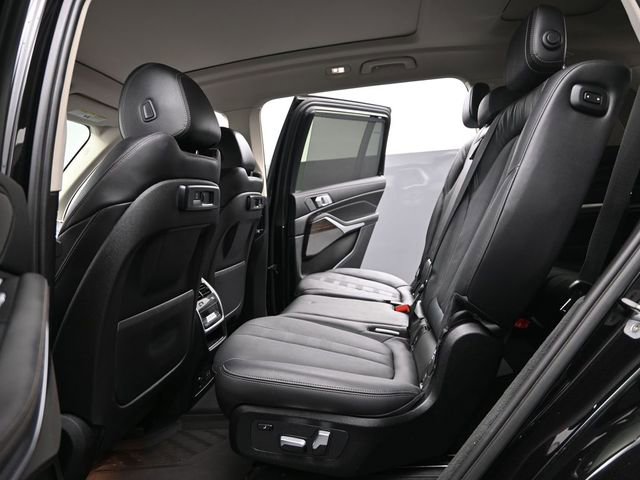Used 2020 BMW X7 xDrive40i w/ Executive Package image 18
