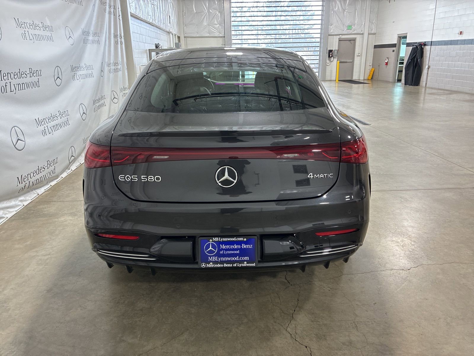 Used 2023 Mercedes-Benz EQS 580 4MATIC Sedan image 4