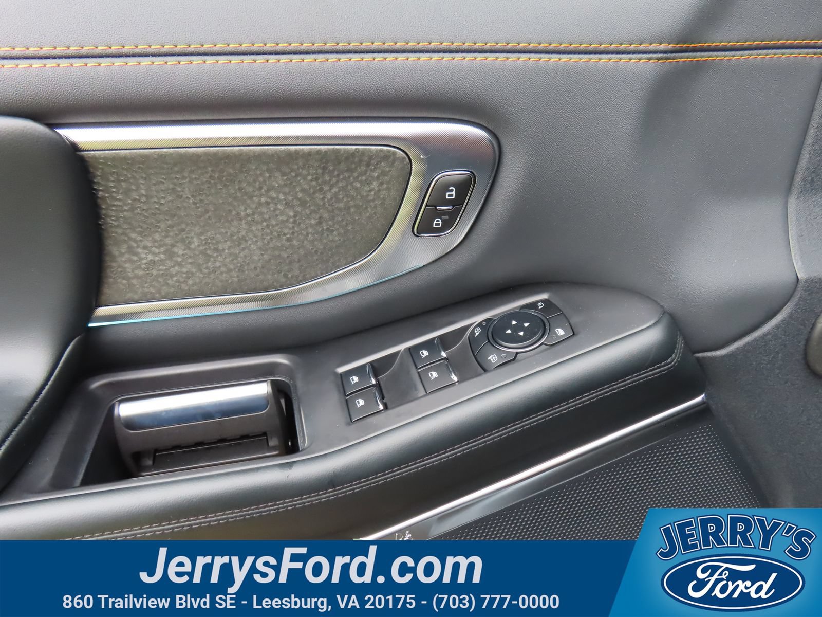 Used 2025 Ford Expedition Tremor AWD/4WD image 12