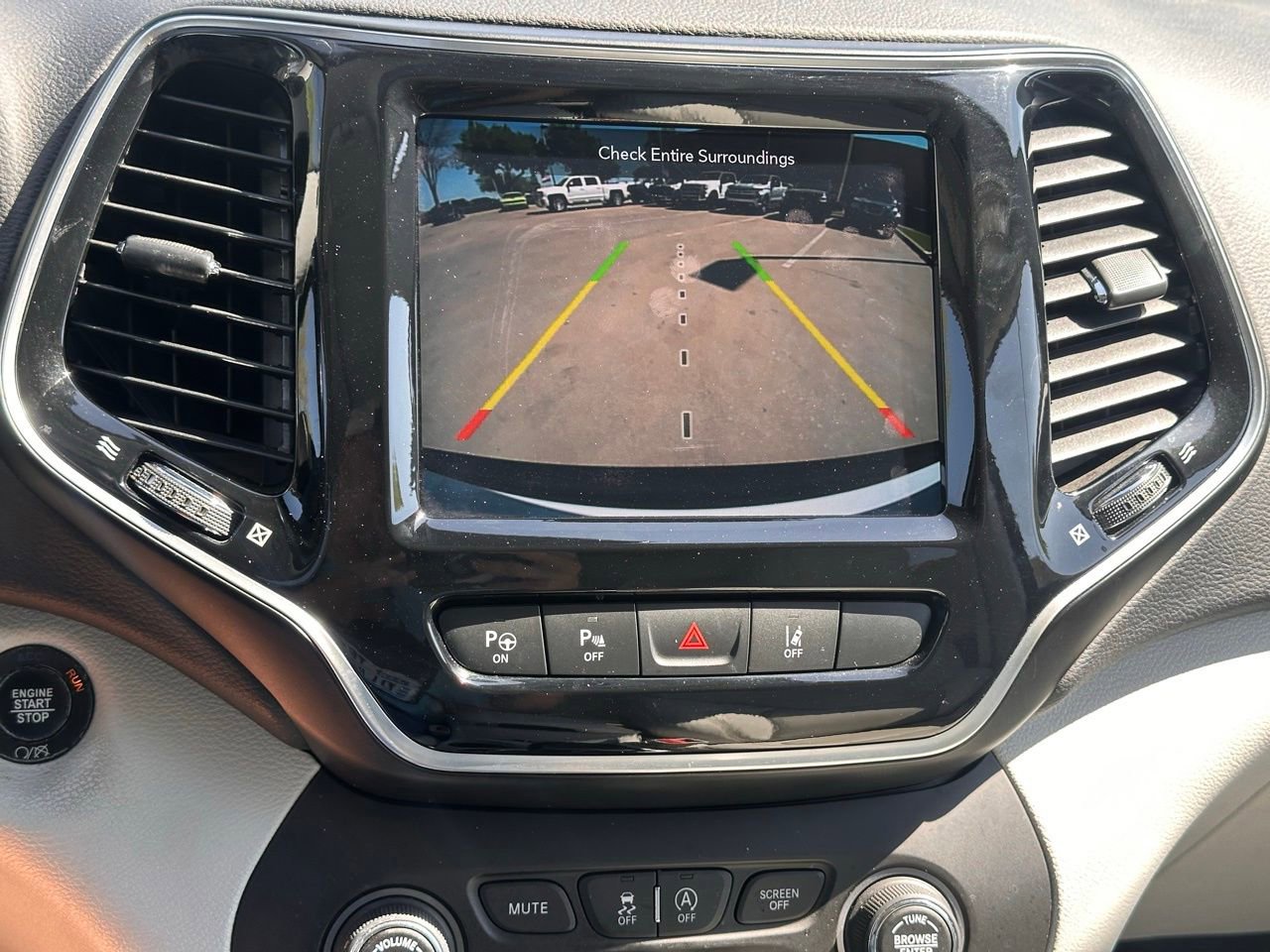 Used 2020 Jeep Cherokee Limited w/ Technology Group image 36