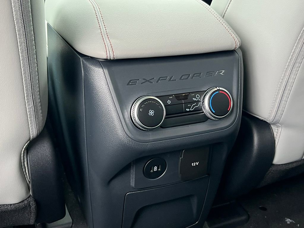 Used 2026 Ford Explorer Active w/ Active Comfort Package image 33