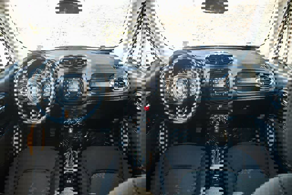 Used 2016 Jeep Renegade Sport w/ Power & Air Group image 14